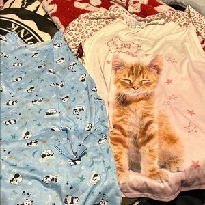 2 Girls nightgowns
